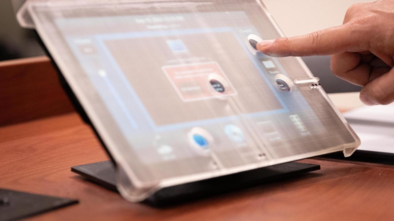 3D printed overlay for projector tablet